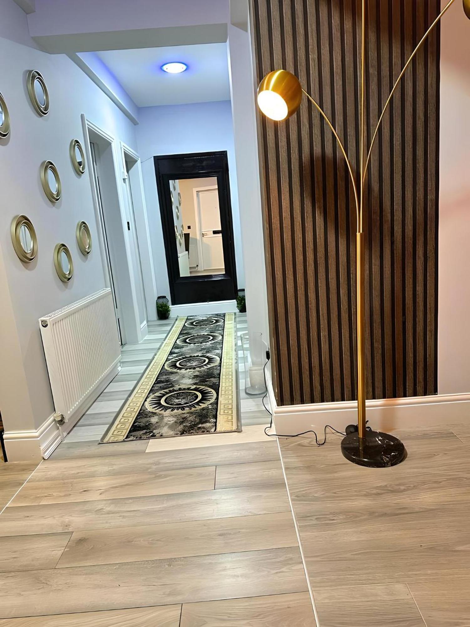 *Luxury 9Ine Lush Jacuzzi Apartment & Balcony* Birmingham Exteriör bild