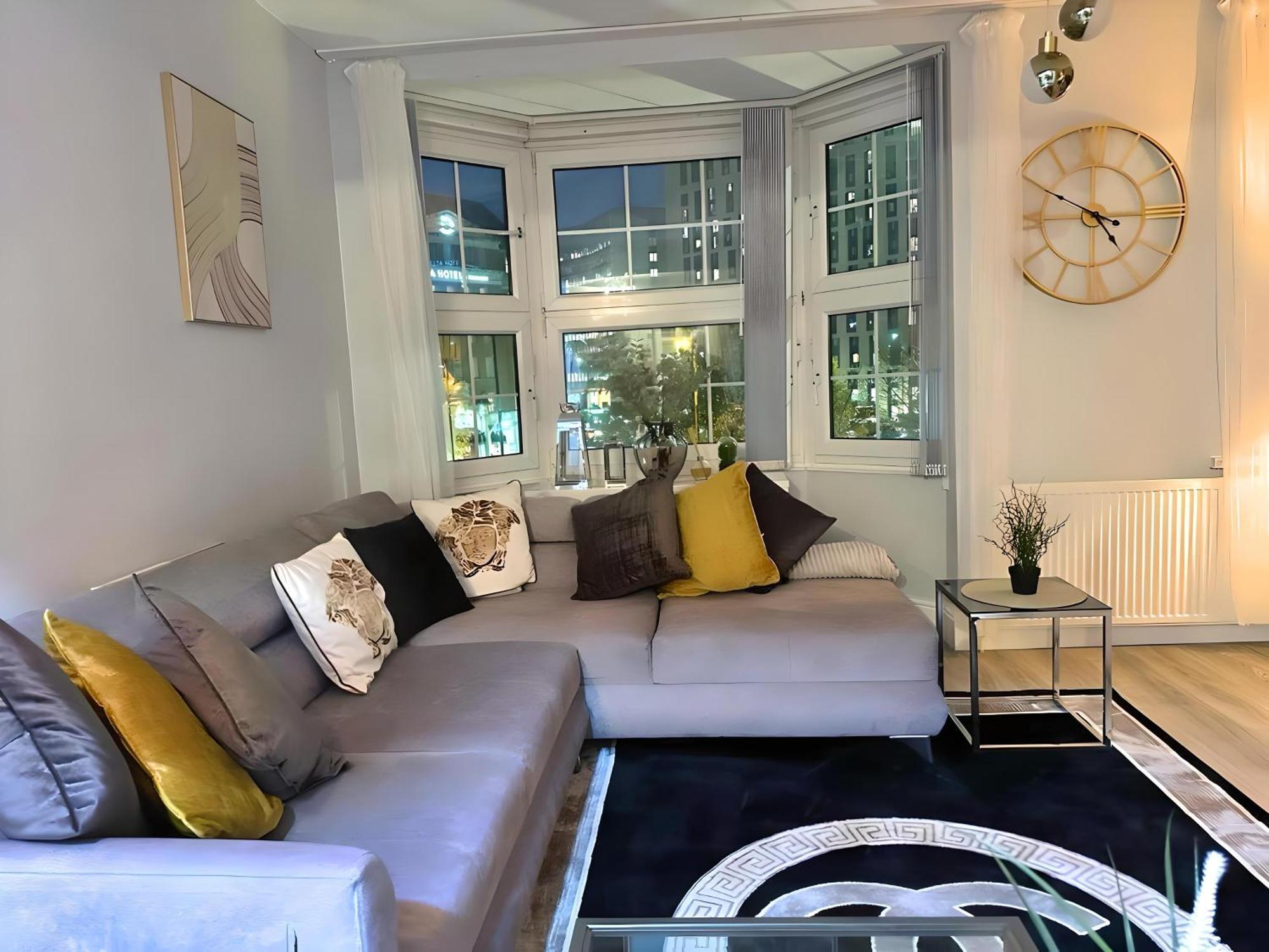 *Luxury 9Ine Lush Jacuzzi Apartment & Balcony* Birmingham Exteriör bild
