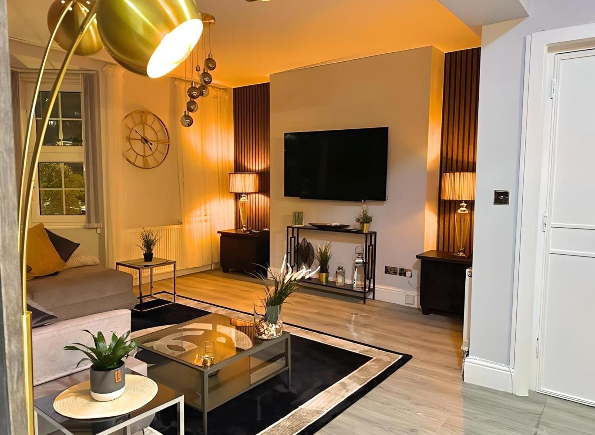 *Luxury 9Ine Lush Jacuzzi Apartment & Balcony* Birmingham Exteriör bild