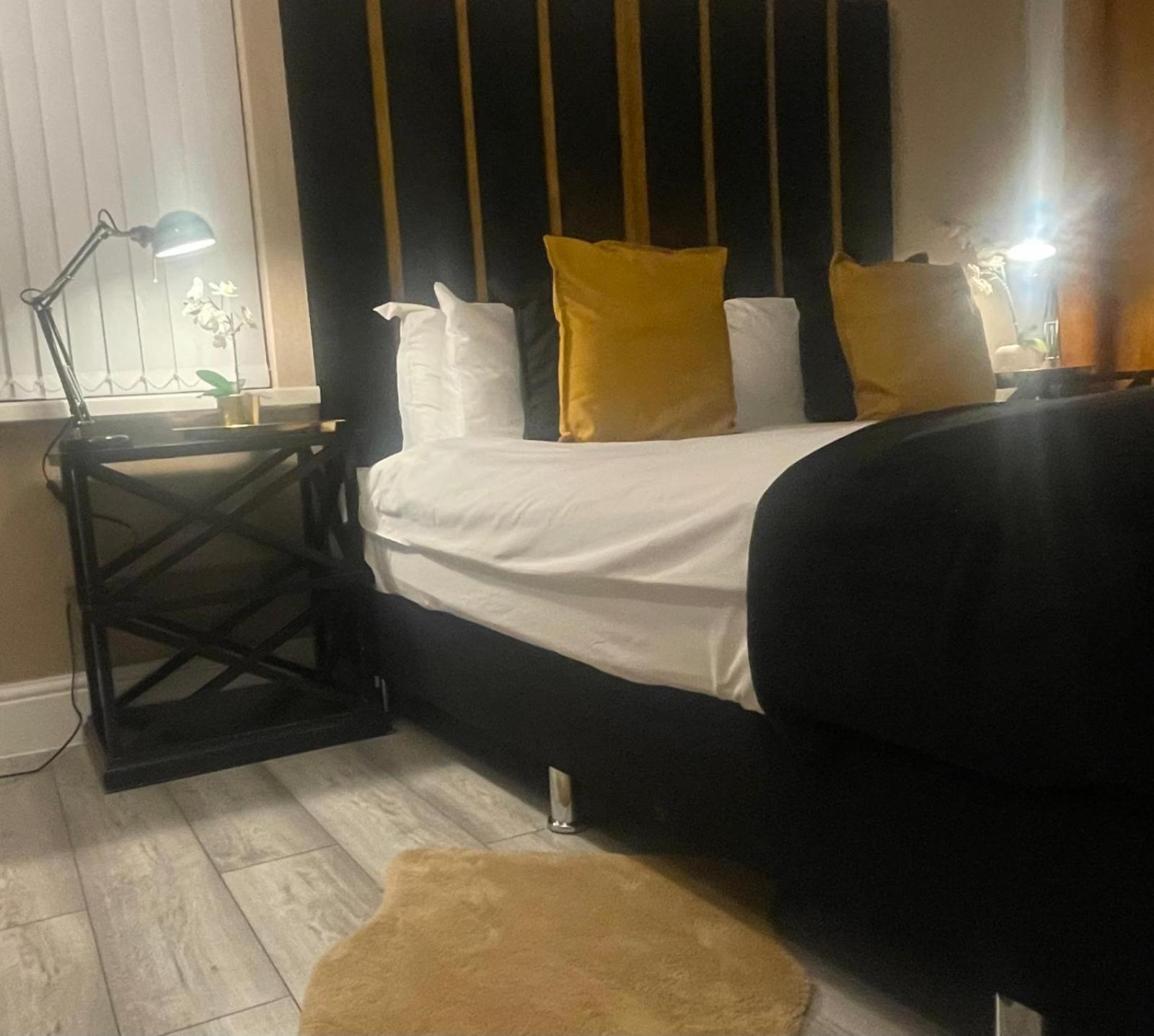 *Luxury 9Ine Lush Jacuzzi Apartment & Balcony* Birmingham Exteriör bild