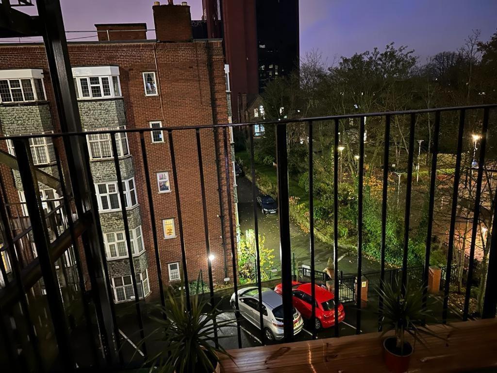 *Luxury 9Ine Lush Jacuzzi Apartment & Balcony* Birmingham Exteriör bild